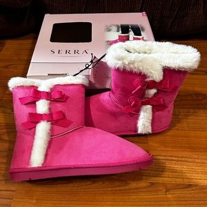 NWT! Serra Pink Cozy Boots